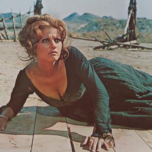 Still of Claudia Cardinale in Karta vakaruose 1968