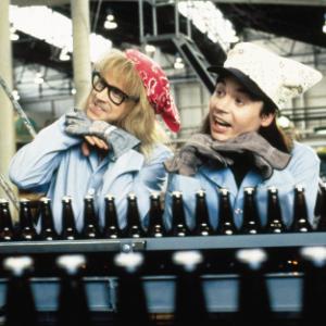 Still of Mike Myers and Dana Carvey in Waynes World 1992