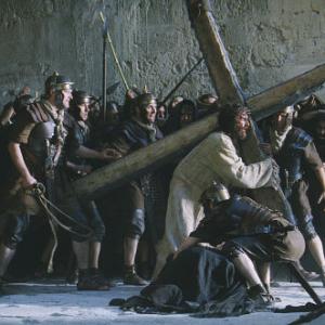 Still of Jim Caviezel in The Passion of the Christ (2004)