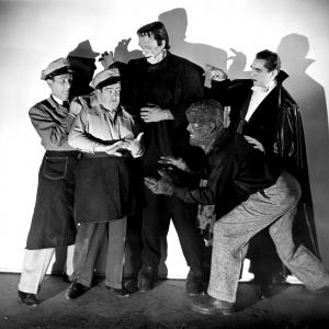 Still of Bela Lugosi, Lon Chaney Jr., Bud Abbott, Lou Costello and Glenn Strange in Bud Abbott Lou Costello Meet Frankenstein (1948)