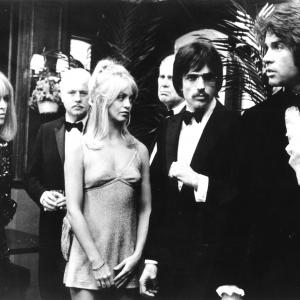 Still of Goldie Hawn, Warren Beatty and Julie Christie in Shampoo (1975)
