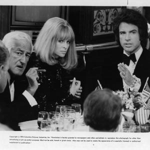 Still of Warren Beatty and Julie Christie in Shampoo 1975