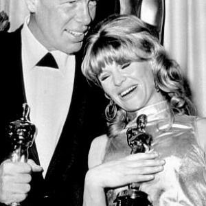 Academy Awards 38th Annual at the Beverly Hilton Lee Marvin and Julie Christie 1967