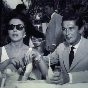 Still of Joan Collins and Robert Evans in The Kid Stays in the Picture 2002