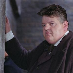 Sgt. Godley (Robbie Coltrane) finds himself drawn deepen into the mystery surrounding the gruesome murders in the Whitechapel district of London.