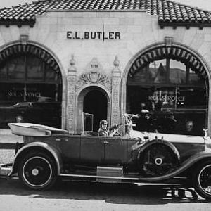 2222-736 JACKIE COOGAN IN HIS CIRCA.1923 ROLLS ROYCE TOURING *M.W.* / MPTV