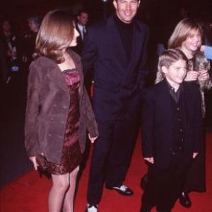 Kevin Costner, Annie Costner, Joe Costner and Lily Costner at event of The Postman (1997)
