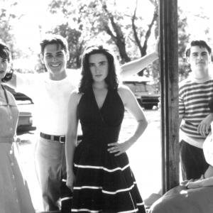 Still of Jennifer Connelly Liv Tyler Billy Crudup Joaquin Phoenix and Joanna Going in Inventing the Abbotts 1997