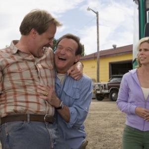 Still of Robin Williams, Jeff Daniels and Cheryl Hines in RV (2006)