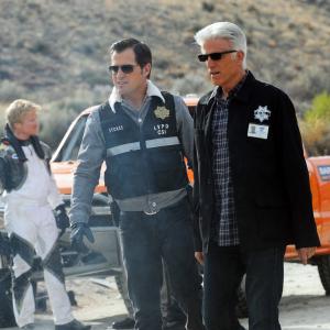 Ted Danson and George Eads in CSI kriminalistai (2000)