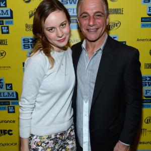 Tony Danza and Brie Larson at event of Don Zuanas 2013