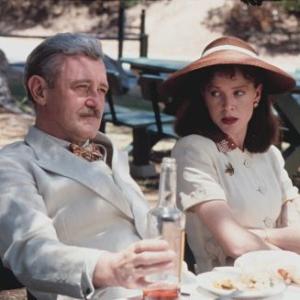 Still of Judy Davis and John Mahoney in Barton Fink (1991)