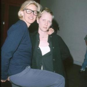 Anne Heche and Ellen DeGeneres at event of Austin Powers The Spy Who Shagged Me 1999