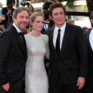 Josh Brolin, Benicio Del Toro, Denis Villeneuve and Emily Blunt at event of Sicario (2015)