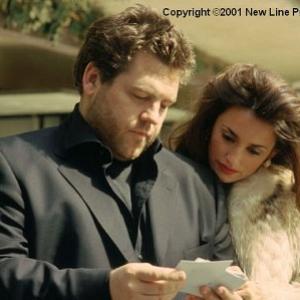Still of Ted Demme and Penlope Cruz in Kokainas 2001