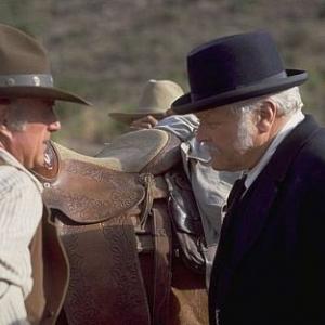 Still of James Caan and Brian Dennehy in Warden of Red Rock 2001