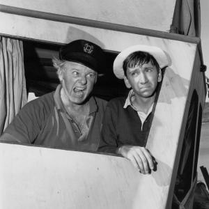 Still of Bob Denver and Alan Hale Jr in Gilligans Island 1964