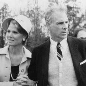 Still of Bruce Dern and Mariette Hartley in 1969 1988