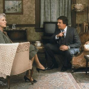 Still of Danny Aiello and Olympia Dukakis in Pamise 1987