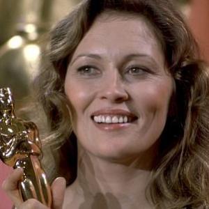 Academy Awards 49th Annual Faye Dunaway 1977