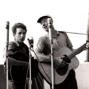 Still of Bob Dylan and Pete Seeger in Pete Seeger The Power of Song 2007