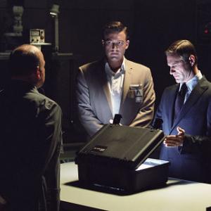 Still of Ben Affleck and Aaron Eckhart in Paycheck 2003