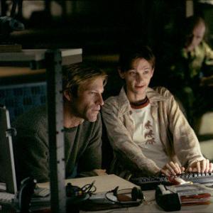 Still of Aaron Eckhart and DJ Qualls in The Core 2003