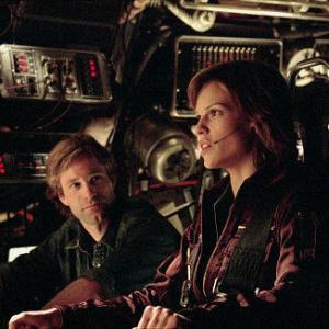 Still of Aaron Eckhart and Hilary Swank in The Core 2003