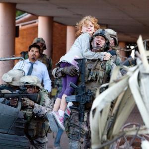 Still of Aaron Eckhart in Pasauline invazija musis del Los Andzelo 2011