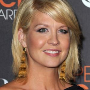 Jenna Elfman at event of The 36th Annual People's Choice Awards (2010)