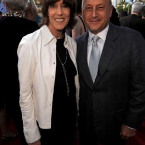 Nora Ephron and Laurence Mark at event of Julie ir Julia (2009)