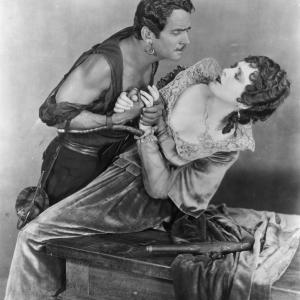Still of Douglas Fairbanks and Billie Dove in The Black Pirate 1926