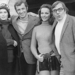 Still of Laura Antonelli, Jean-Paul Belmondo, Claude Chabrol and Mia Farrow in Docteur Popaul (1972)