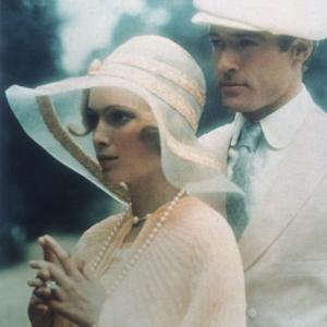 Still of Robert Redford and Mia Farrow in The Great Gatsby (1974)