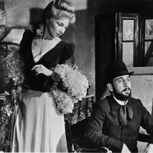 Still of Jos Ferrer and Colette Marchand in Moulin Rouge 1952
