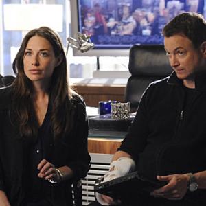 Still of Gary Sinise and Claire Forlani in CSI Niujorkas 2004