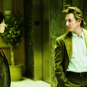 Still of Sean Penn and Charlotte Gainsbourg in 21 gramas (2003)