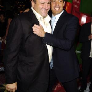 Ben Affleck and James Gandolfini at event of Surviving Christmas 2004