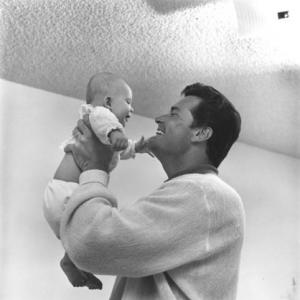 James Garner With Daughter Gigi September 15, 1958 © Sid Avery