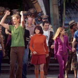 Still of Rowan Atkinson Matthew Lillard Sarah Michelle Gellar Linda Cardellini and Freddie Prinze Jr in ScoobyDoo 2002