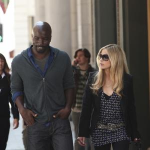 Still of Sarah Michelle Gellar and Mike Colter in Ringer 2011