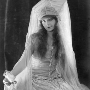 Lillian Gish C. 1918, **I.V.