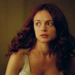 Mary Kelly (Heather Graham) is a woman living on the brink of society, earning a meager living with her body on the streets of the Whitechapel district of London.