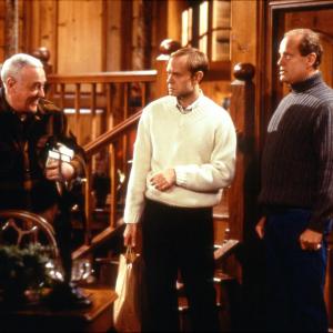 Still of Kelsey Grammer, David Hyde Pierce and John Mahoney in Frasier (1993)