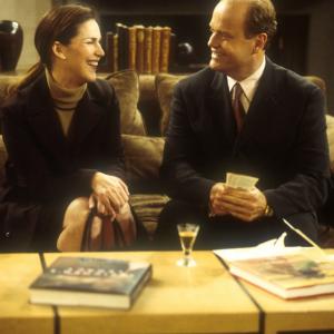Still of Kelsey Grammer and Peri Gilpin in Frasier (1993)