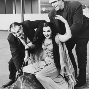 Still of Yvonne De Carlo, Fred Gwynne and Al Lewis in The Munsters (1964)