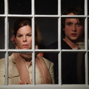 Still of Marcia Gay Harden and Justin Chatwin in The Invisible 2007