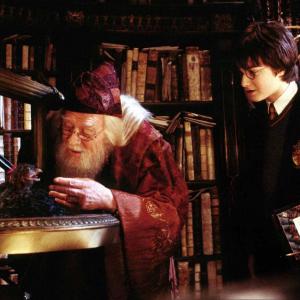 Still of Richard Harris and Daniel Radcliffe in Haris Poteris ir paslapciu kambarys 2002