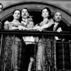 Still of Annette Bening, Nigel Hawthorne, Maggie Smith, Ian McKellen, Kate Steavenson-Payne and John Wood in Richard III (1995)