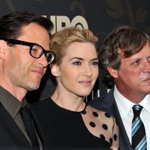 Kate Winslet, Todd Haynes and Guy Pearce at event of Mildred Pierce (2011)